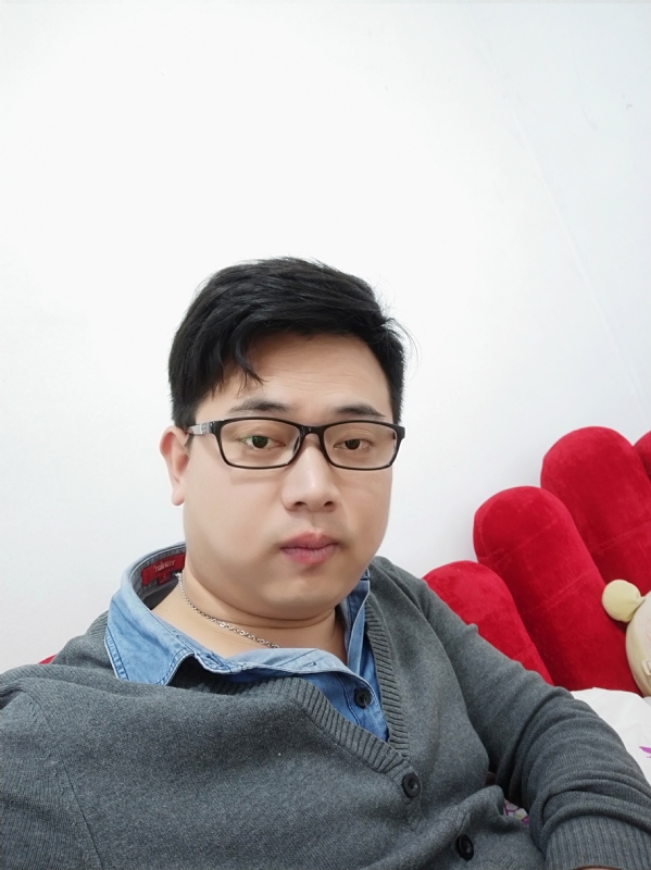 何必在亿的第一张照片--赣州中老年相亲网